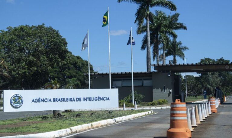 Governo demite servidores da Abin presos por espionagem ilegal