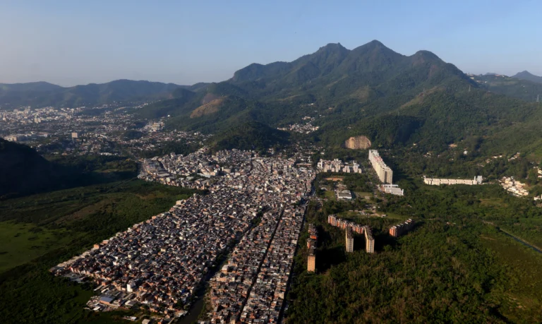 Imensa e desigual, zona oeste é 70% do Rio e tem 41% da população