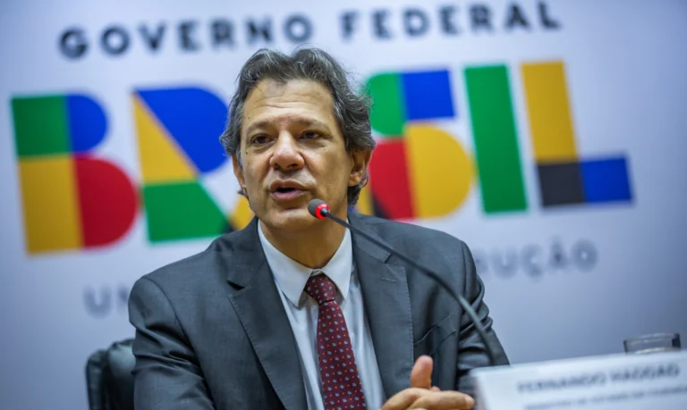 Receita investigou aumento de compensações tributárias, diz Haddad