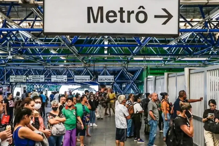 SP decreta ponto facultativo por ameaça de greve de trem e metrô