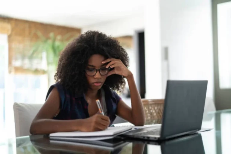 Negros e indígenas são apenas 7,4% dos professores em pós-graduação