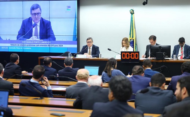 Comissão mista aprova relatório preliminar da LDO com déficit zero