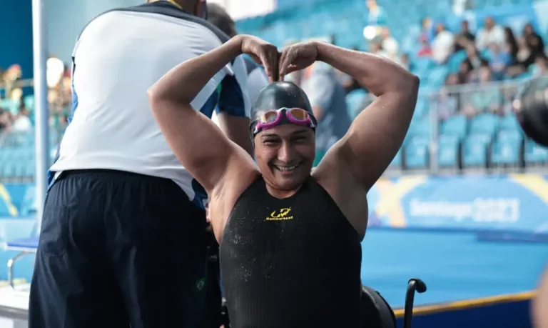 Nadadora Patrícia Santos fatura primeiro ouro do Brasil no Parapan