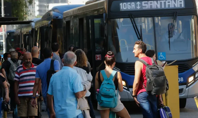 Capital paulista anuncia passe livre nos ônibus aos domingos