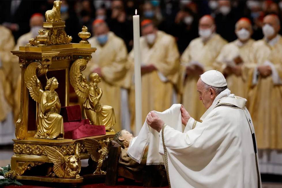 “O Amor que Transforma”: Papa Francisco Recorda a Mensagem de Natal na Missa do Galo