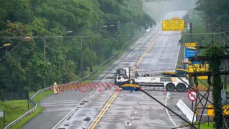 Rodovia Mogi-Bertioga e Serra Antiga da Tamoios Totalmente Interditadas devido à Chuva Intensa; Veja Alternativas