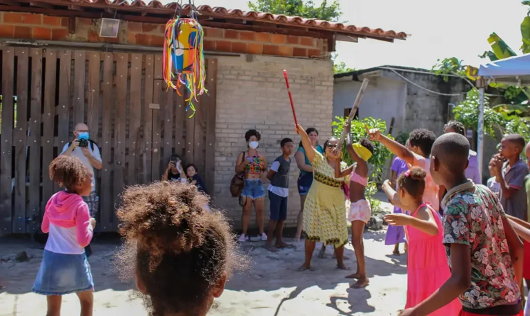 Projeto ensina cultura africana e afro-brasileira com brincadeiras