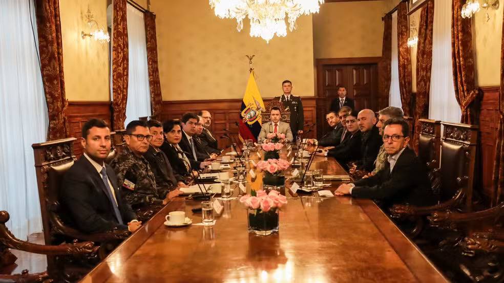 Presidente do Equador declara ‘conflito armado interno’ e põe Exército contra facções criminosas após onda de violência; país tem toque de recolher