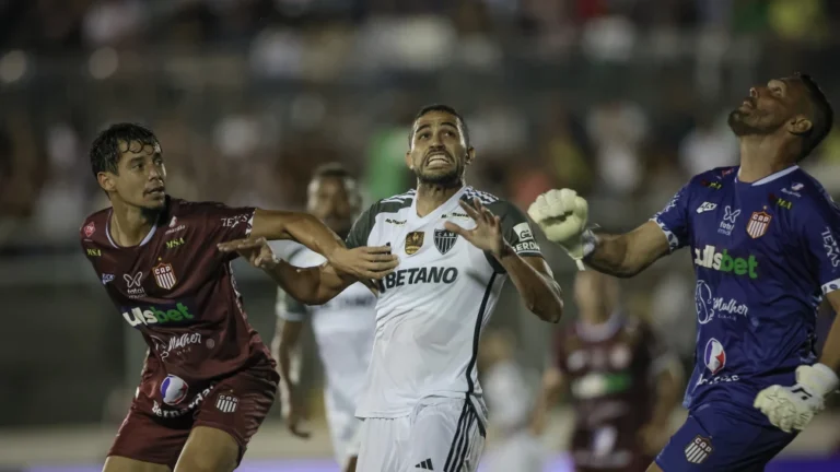 Sem Hulk, Atlético sofre com bola aérea e perde para o Patrocinense na 1ª rodado do Mineiro