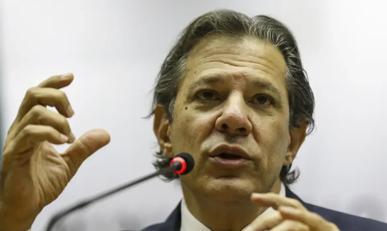 Haddad pede apoio da Febraban para projetos que tramitam no Congresso