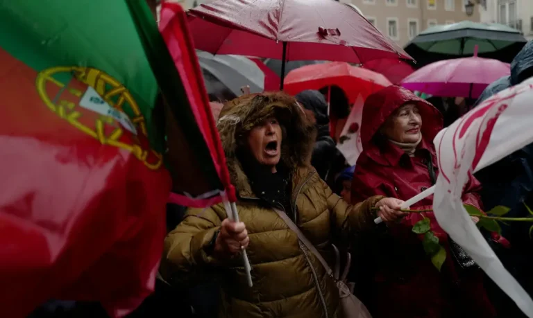 Eleições terminam em Portugal com abstenção entre 32% e 46,5%