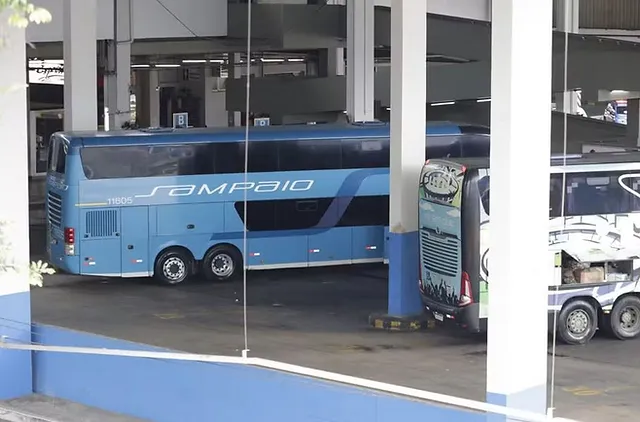 Homem faz reféns em ônibus na rodoviária do Rio de Janeiro