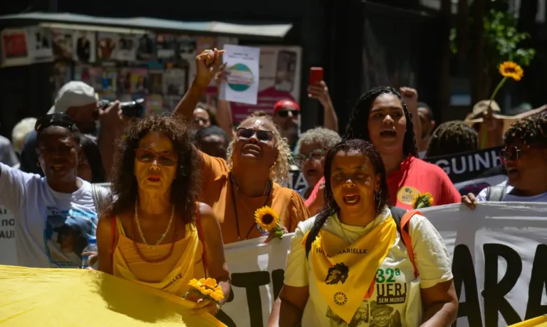 Ato por Marielle vira marcha pelas vítimas da violência do Estado