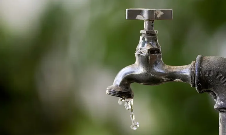 Vazamento em adutora deixa 30 cidades sem água no Rio Grande do Norte