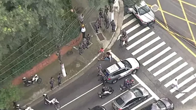 Ladrões fazem arrastão na avenida Giovanni Gronchi, causando pânico no Morumbi, São Paulo