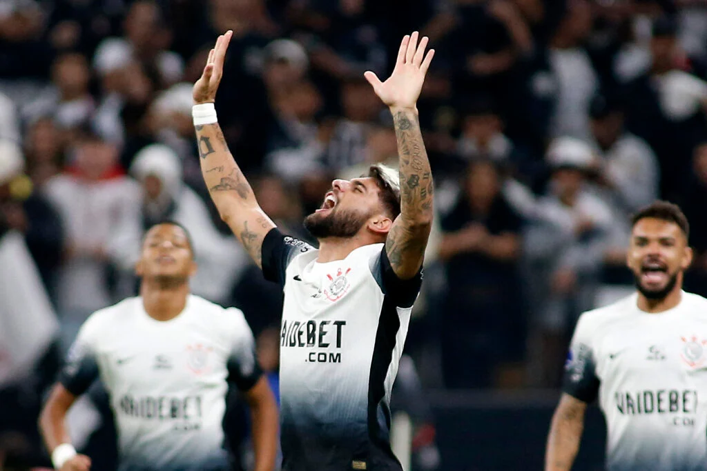 Yuri Alberto brilha, Corinthians goleia Argentinos Jrs. e se mantém nas oitavas da Sul-Americana