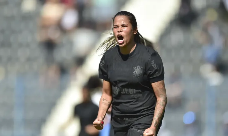 Corinthians vence e amplia vantagem na ponta do Brasileiro Feminino