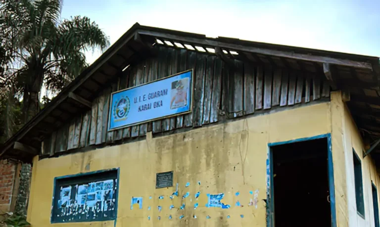 Escolas de aldeias Guarani de Angra e Paraty estão sem professores