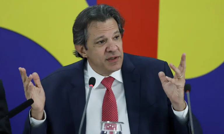 Haddad proporá a Lula mudanças no formato de pisos de Saúde e Educação