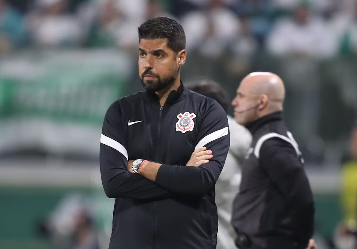 Corinthians demite técnico António Oliveira após derrota no Dérbi para o Palmeiras