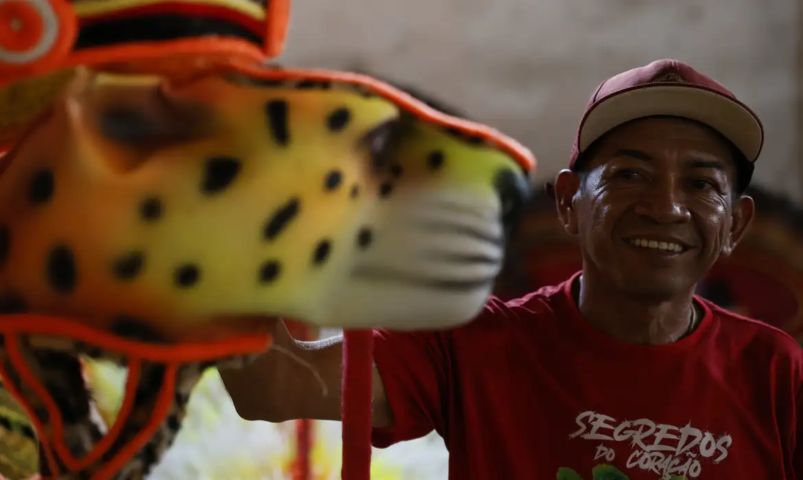 Festival de Parintins, no Amazonas, aquece produção cultural