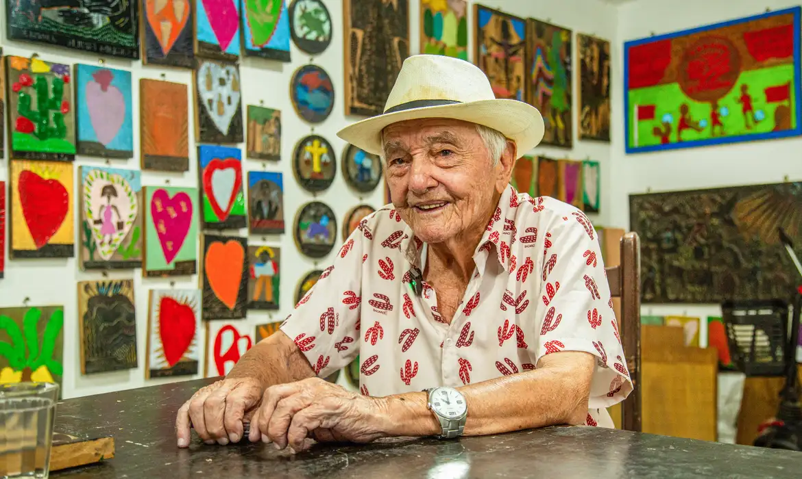 Morre aos 88 anos o xilogravurista pernambucano J. Borges