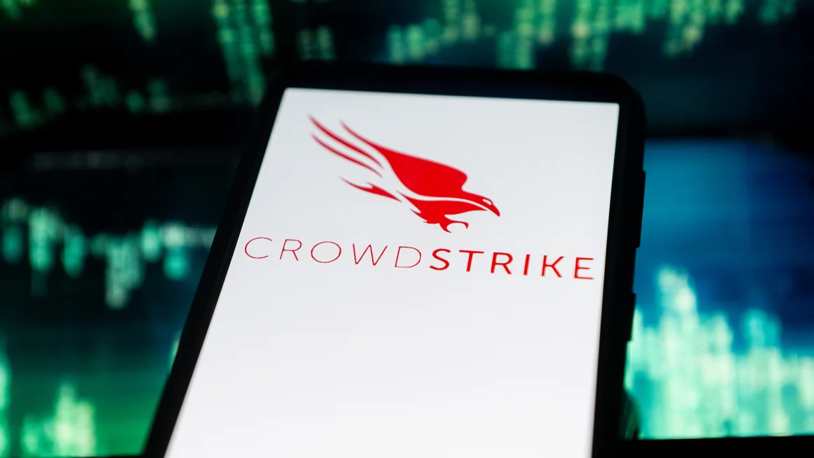 O que é a CrowdStrike, a Empresa que Causou o Apagão Tecnológico Global?