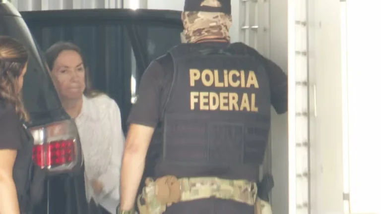 Polícia Federal prende Lauremília Lucena, primeira-dama de João Pessoa