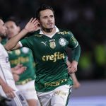 Palmeiras vence Atlético-MG e assume a liderança temporária do Brasileirão