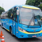 Criminosos sequestram ônibus e roubam passageiros na Zona Norte do Rio